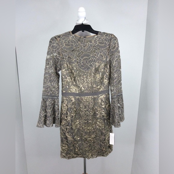 NWT Tadashi Shoji Bell-Sleeve Lace Dress - Picture 8 of 13